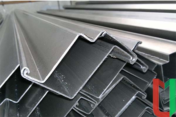 Профиль стальной сталь 3 80х80х4,5 мм